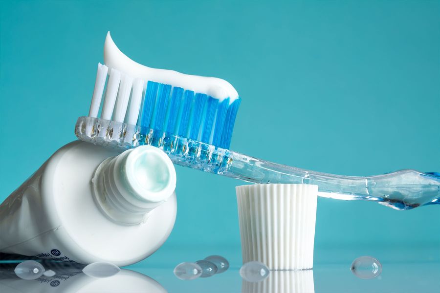 Dentifrice et brosse à dents
