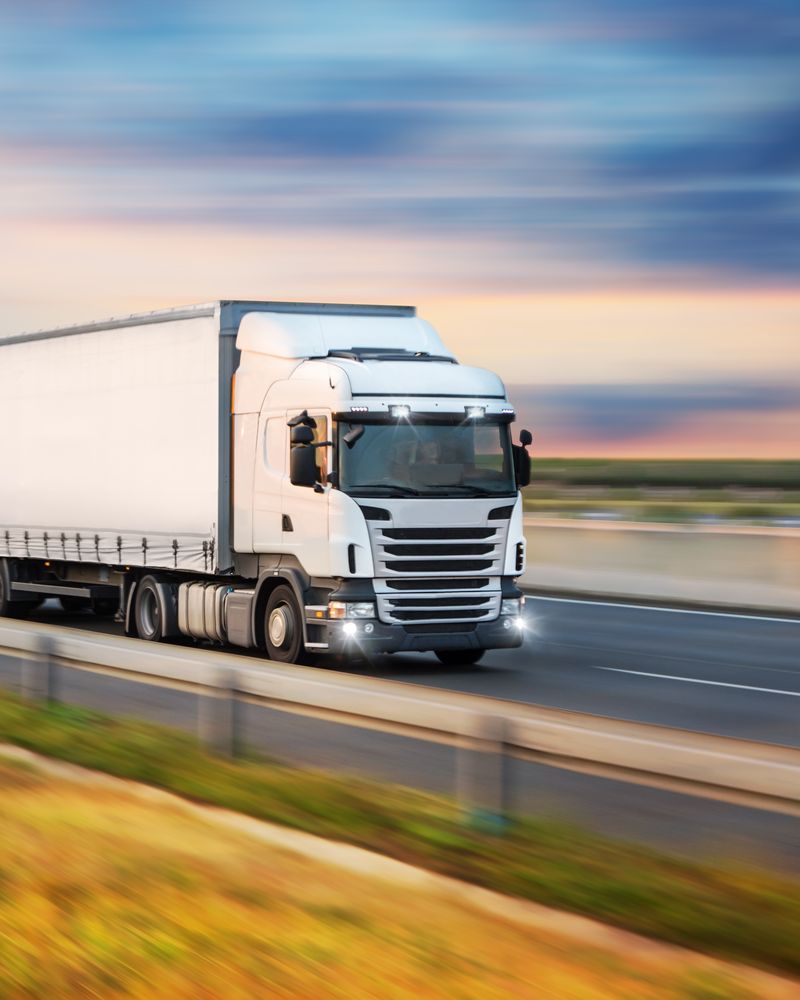 Camion sur autoroute